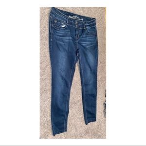 WALLFLOWER JEANS SIZE 11 (super stretchy!!)